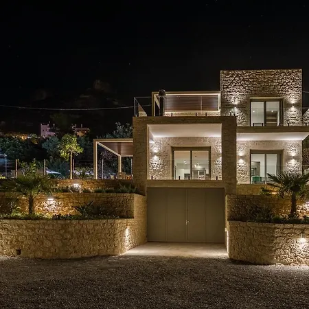 Manitennisvillas Villa *