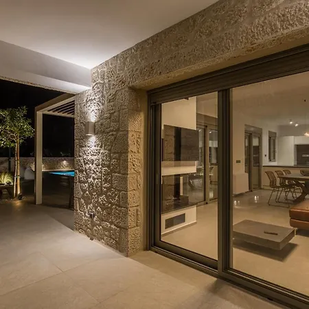Manitennisvillas