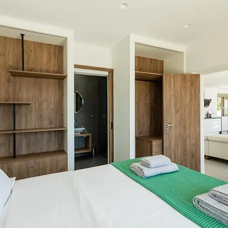 Manitennisvillas וילה *