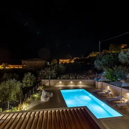 Manitennisvillas Stoúpa