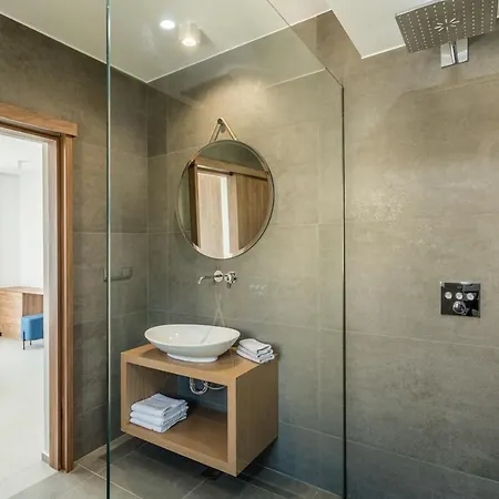 וילה Manitennisvillas *